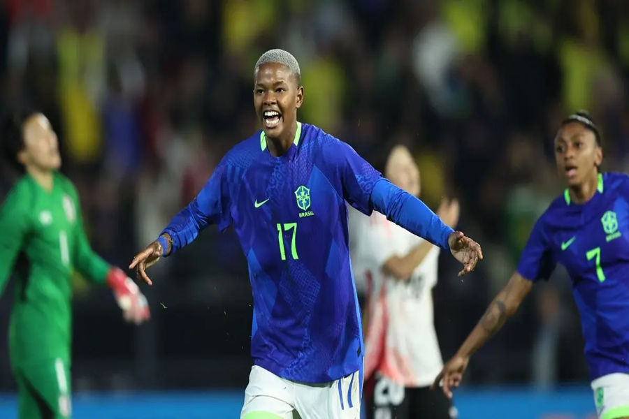 De virada, Brasil vence o Japão com gol da estreante Jhonson nos minutos finais
