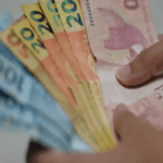 Rendimento médio dos brasileiros chega a R$ 3.270 e tem crescimento de 7,5% entre 2022 e 2024