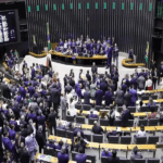 Câmara pode votar derrubada de regra para trabalho aos feriados