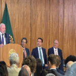 Lula diz que Brasil não tinha razão de ser taxado e quer negociar, mas se for preciso, “vai ter briga”