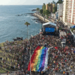 Salvador recebe 22º Parada do Orgulho LGBT da Bahia na Barra neste domingo