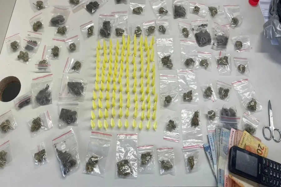 Dupla é presa com drogas durante ação da PM em Baixa de Quintas