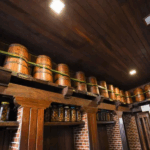 Operação Bebidas Etílicas: Polícia Civil apreende bebidas artesanais do Bar Cravinho e interdita produção irregular