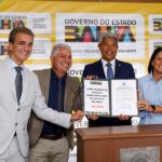 Governo do Estado autoriza construção de escola, reforma e entrega equipamentos para 14 municípios