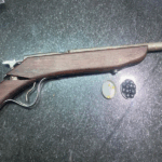 PM liberta mulher mantida em cárcere privado e apreende arma em Eunápolis